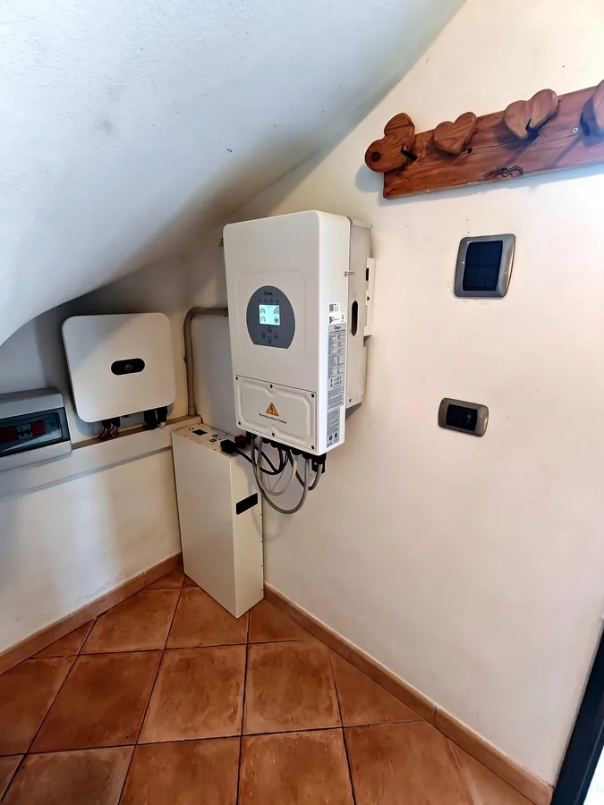 Inverter esistente Huawei + gateway 6 kW + 1 modulo, sottoscala