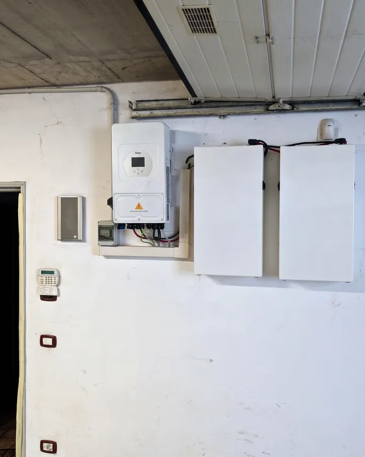 Gateway 6 kW + 2 moduli a parete, garage